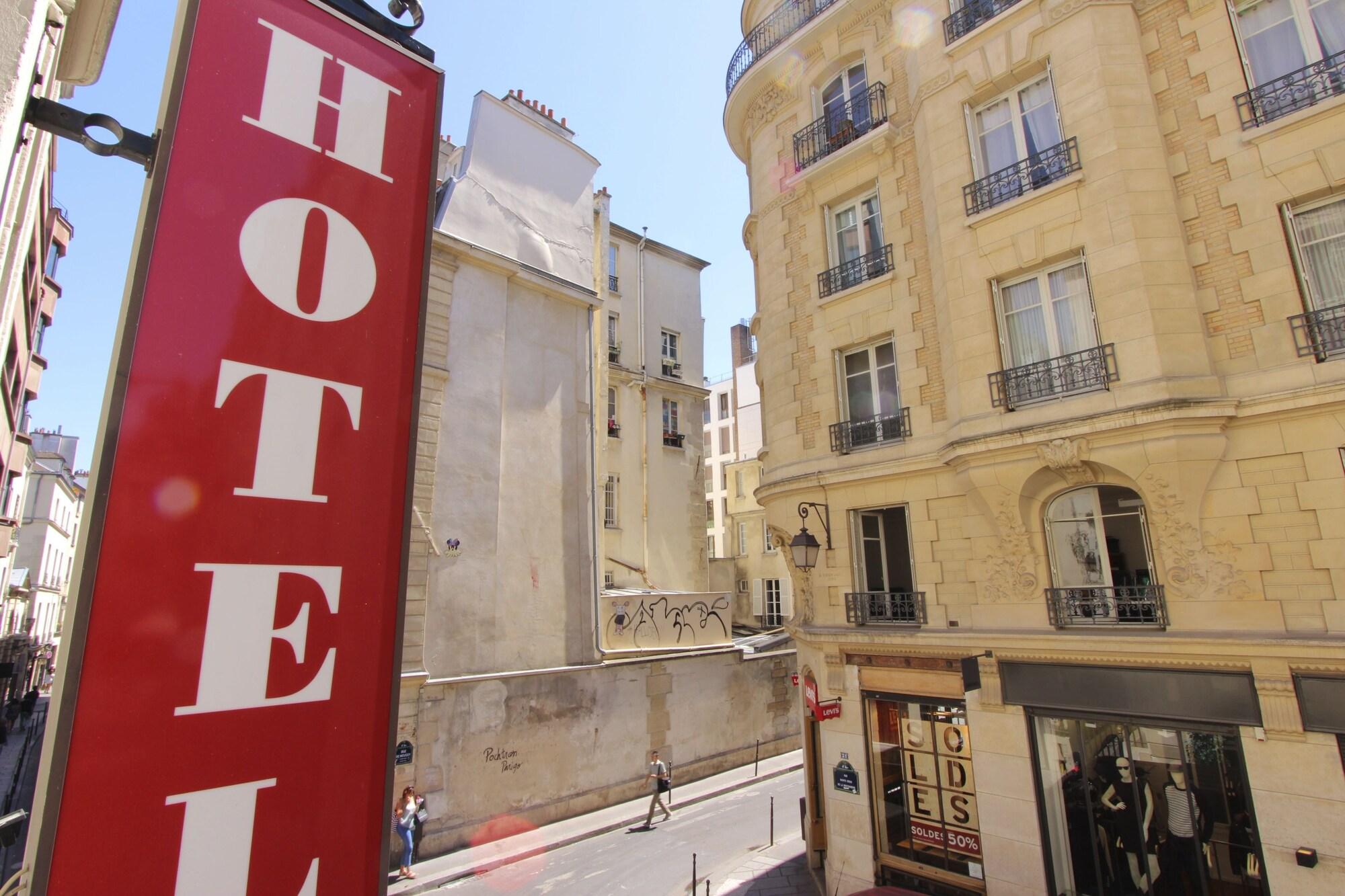 Hotel De La Bretonnerie Paris Exterior photo